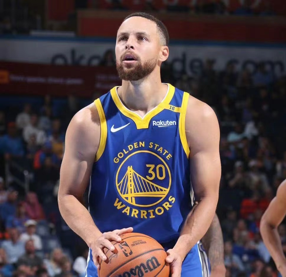 De varme Golden State Warriors besejrede Thunder og blev nummer tre